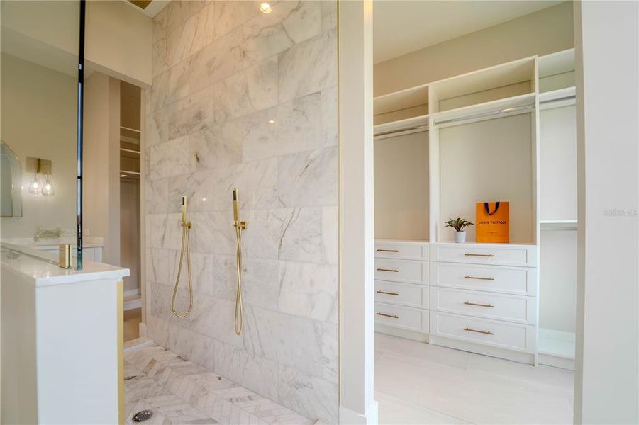 Image 86 of a home in .