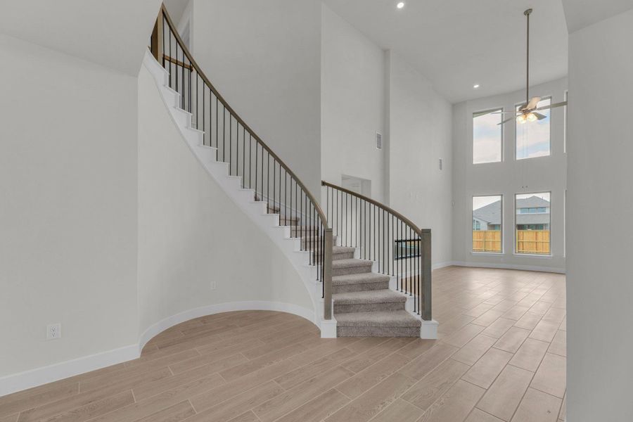 Spacious, unfurnished interior of a new home in Santa Rita Ranch, Liberty Hill (Image 17).