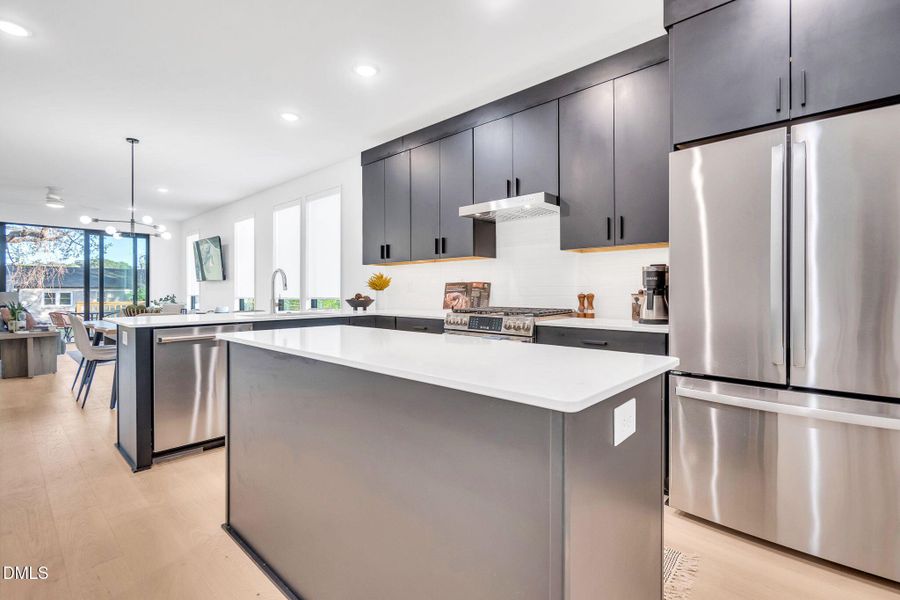 2-web-or-mls-DSC04804 2-web-or-mls-DSC04804