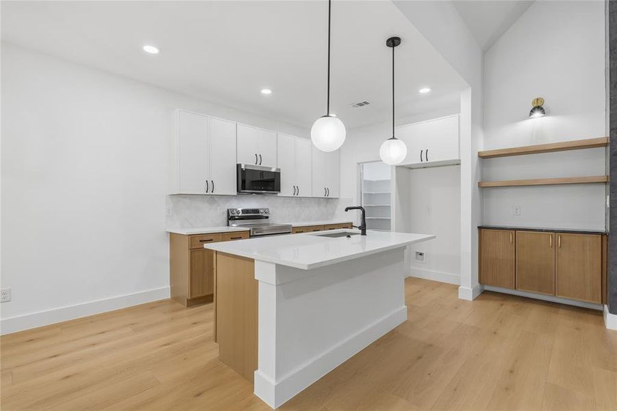 Furnished interior view inside a new home in , Dallas (Image 6).