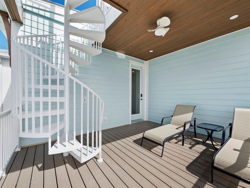 Exterior details and patio area of a home in , Longboat Key (Image 2).
