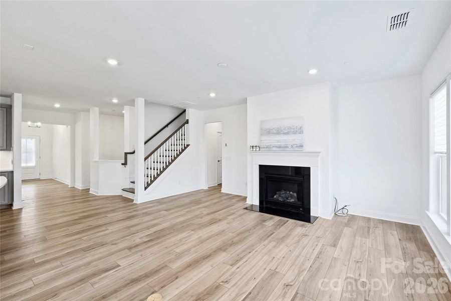 Spacious, unfurnished interior of a new home in , Concord (Image 19).