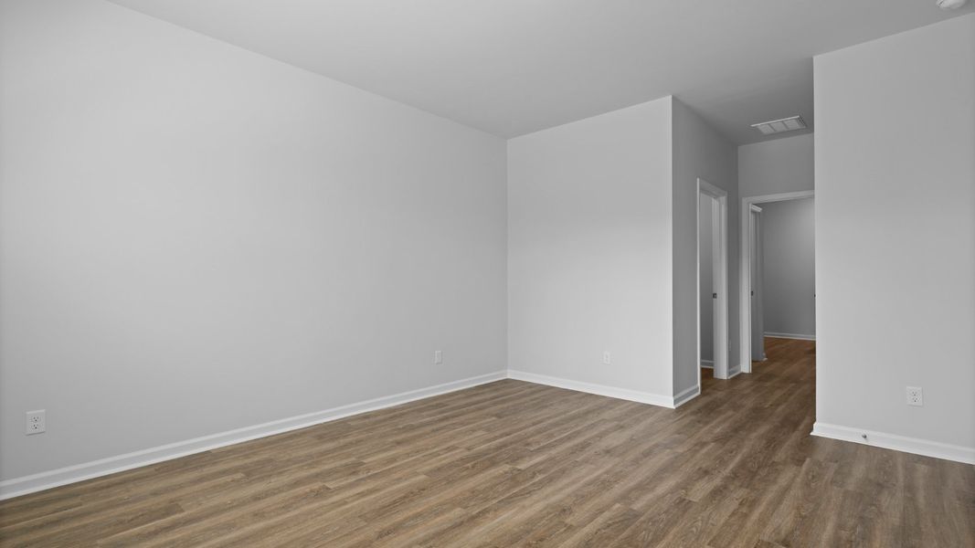 Spacious, unfurnished interior of a new home in Hillcrest, Ravenel (Image 19).