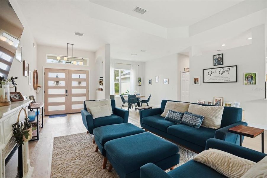 Furnished interior view inside a new home in , Weeki Wachee (Image 10).