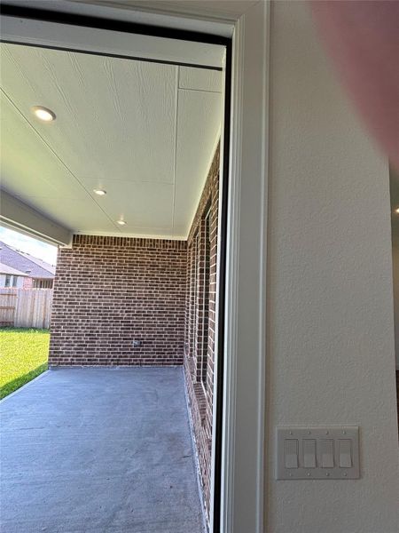 **Photos are an illustration of the plan. The actual homesite is not depicted.** **Photos are an illustration of the plan. The actual homesite is not depicted.**