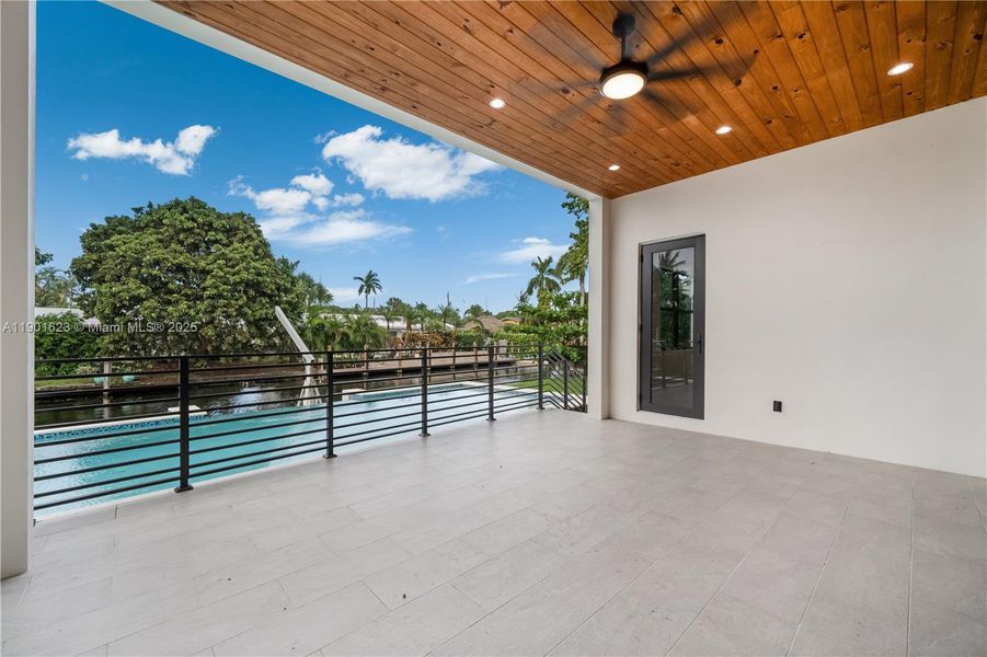 Exterior details and patio area of a home in , Fort Lauderdale (Image 29).