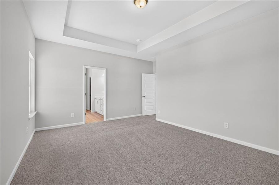 Spacious, unfurnished interior of a new home in North Haven, Rome (Image 36).