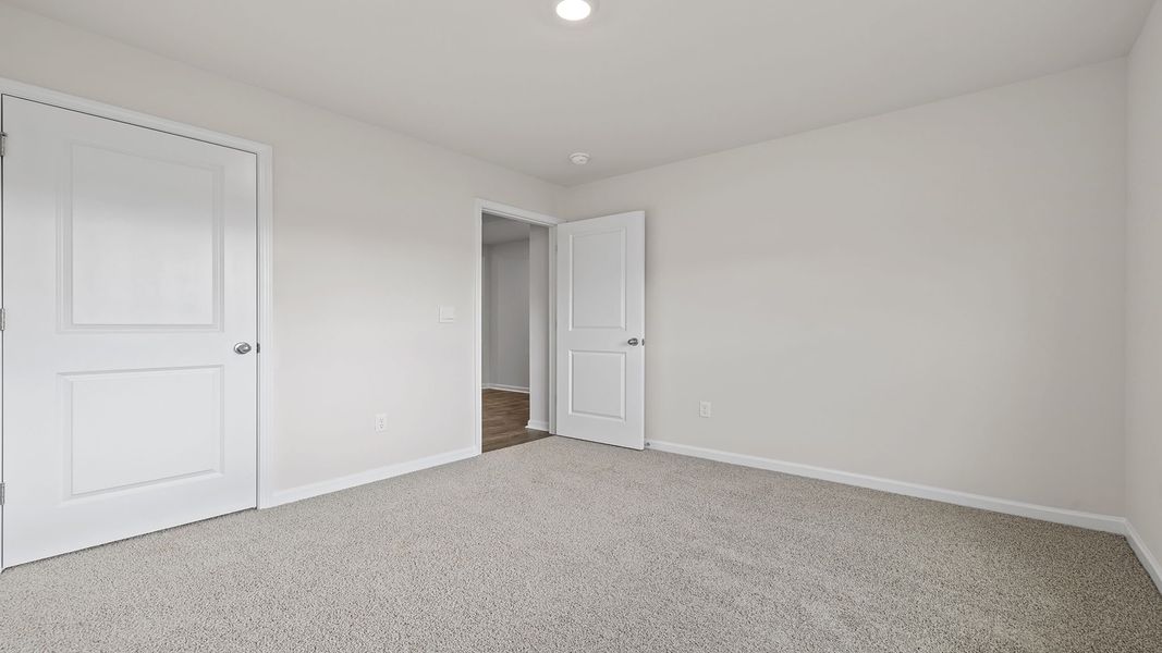 Spacious, unfurnished interior of a new home in Cedar Gap, Fountain Inn (Image 15).