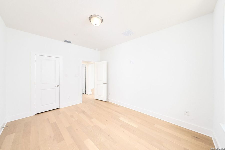 Spacious, unfurnished interior of a new home in Victoria Commons, San Antonio (Image 32).