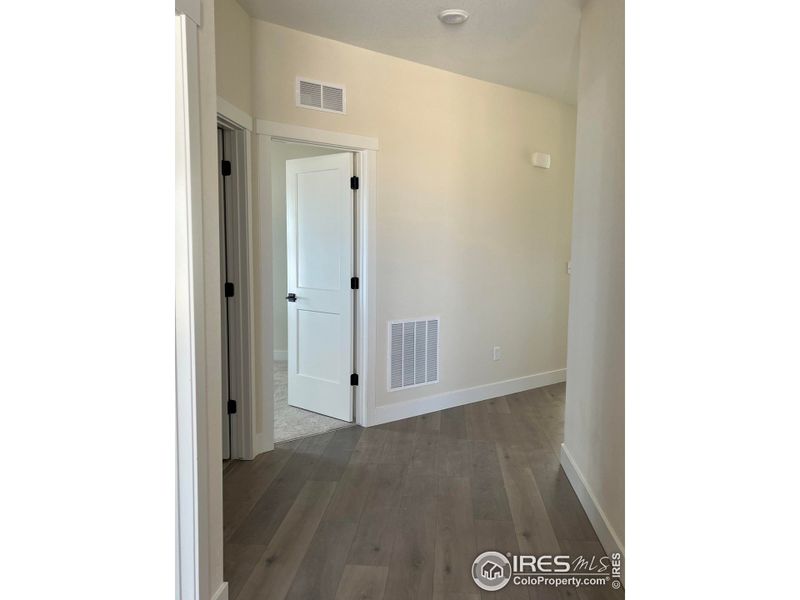 Spacious, unfurnished interior of a new home in Bloom, Severance (Image 15).