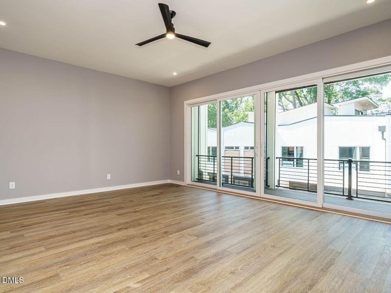 012-1280x960-living-dining