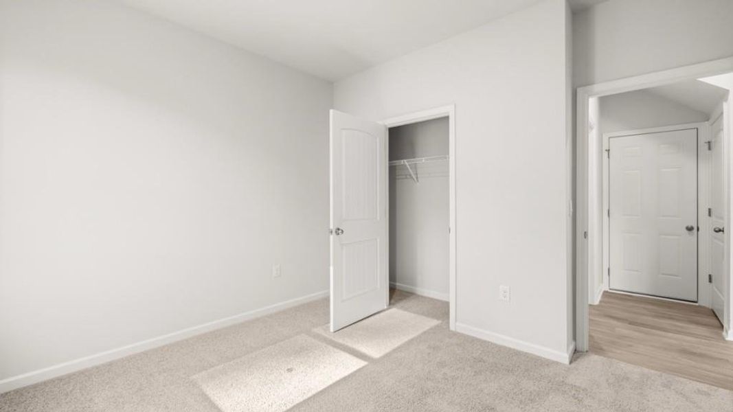 Spacious, unfurnished interior of a new home in Oconee Overlook, Gainesville (Image 18).