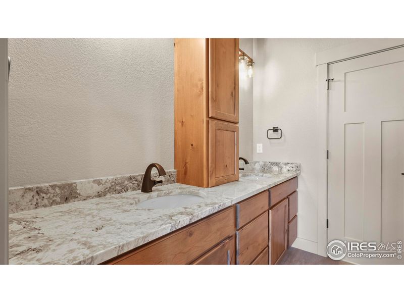 Double sinks & Cabinets in ensuite bathroom Double sinks & Cabinets in ensuite bathroom