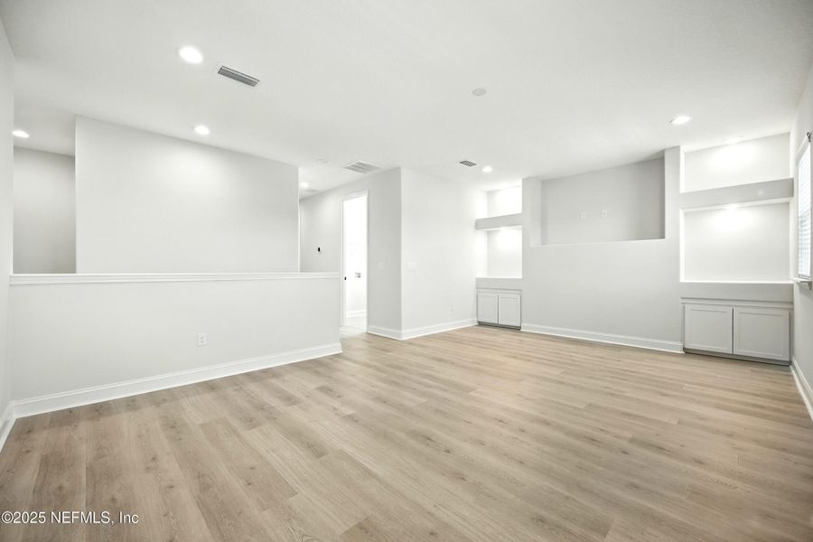 Spacious, unfurnished interior of a new home in Silver Landing At Silverleaf, St. Augustine (Image 33).