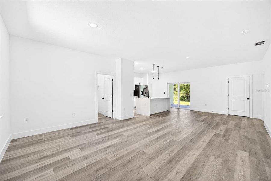 Spacious, unfurnished interior of a new home in , Port Charlotte (Image 25).