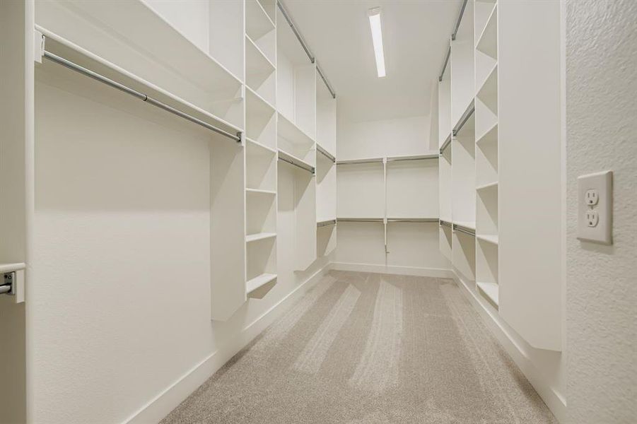 Spacious, unfurnished interior of a new home in Wellington, Fort Worth (Image 24).