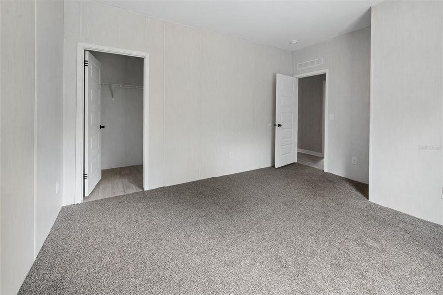 Spacious, unfurnished interior of a new home in , Starke (Image 24).