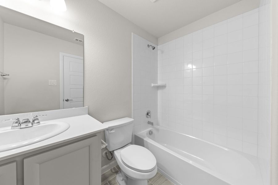 Furnished interior view inside a new home in Elevon, Lavon (Image 10).