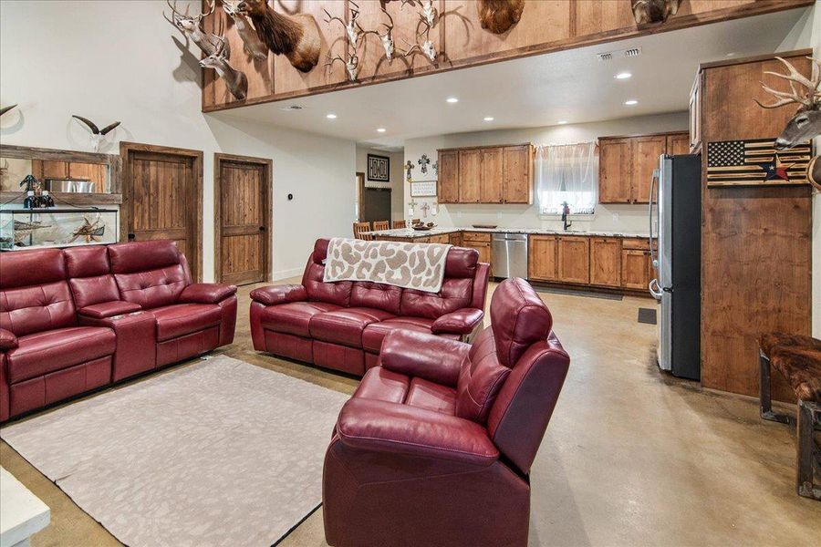Furnished interior view inside a new home in , Kingsland (Image 1).
