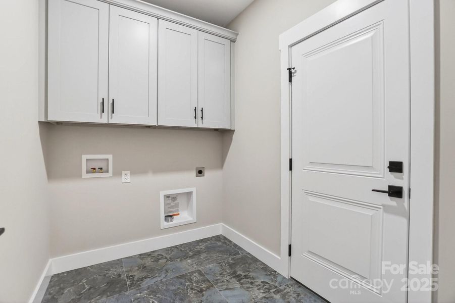 Spacious, unfurnished interior of a new home in , Statesville (Image 23).