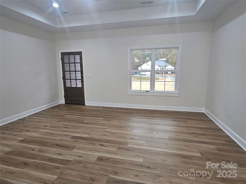 Spacious, unfurnished interior of a new home in , Midland (Image 14).