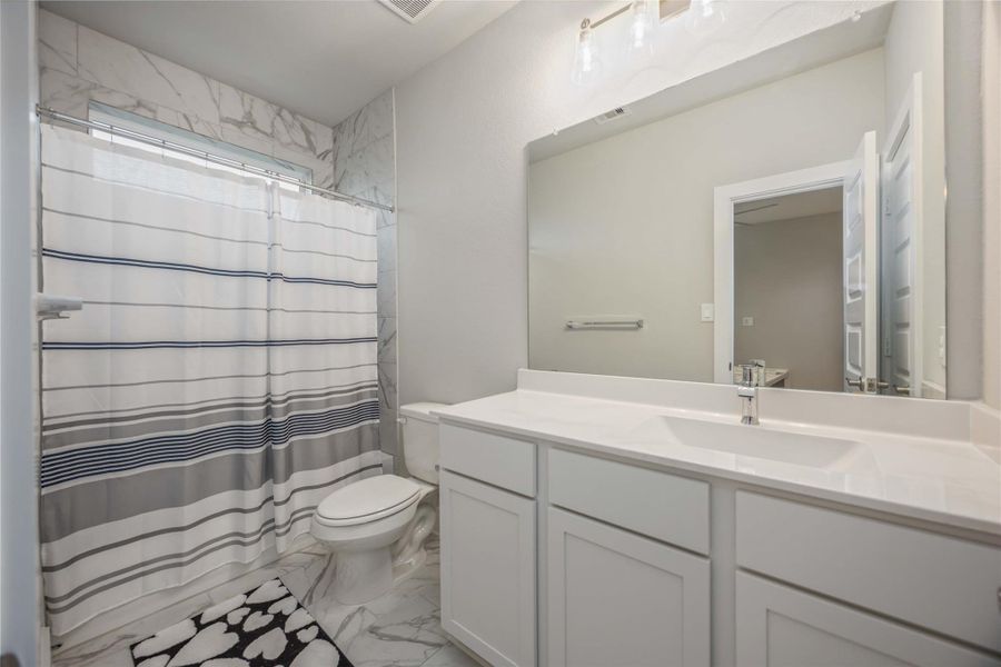 Furnished interior view inside a new home in Briarwood Crossing, Rosenberg (Image 18).