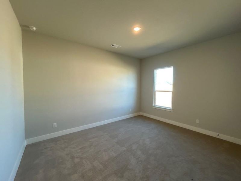 Spacious, unfurnished interior of a new home in Creekview Addition, Van Alstyne (Image 15).