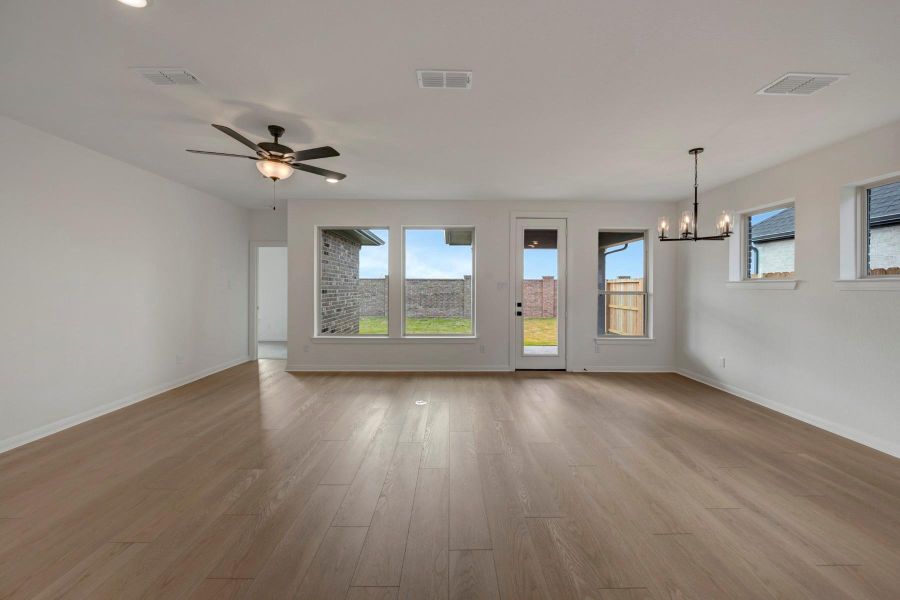 Spacious, unfurnished interior of a new home in Beacon Point at Lago Mar 50’ Homesites, Texas City (Image 21).