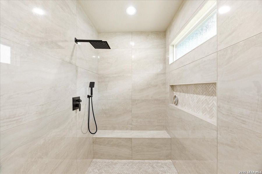 Close-up of interior finishes inside a home in , La Vernia (Image 18).