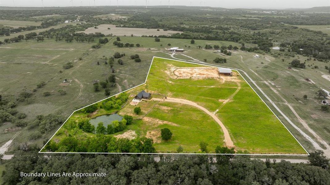Exterior details and patio area of a home in , Desdemona (Image 19).