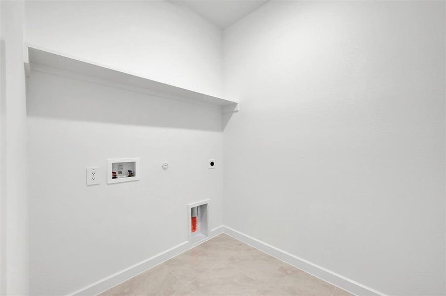 Spacious, unfurnished interior of a new home in Aspire at Reunion, Newark (Image 21).