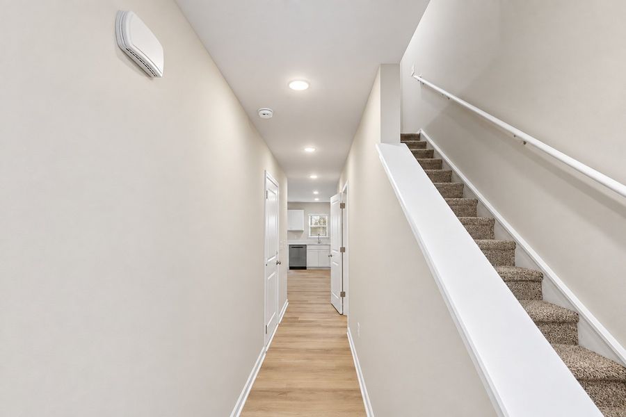 Spacious, unfurnished interior of a new home in Cameron Ridge, Columbia (Image 13). Spacious, unfurnished interior of a new home in Cameron Ridge, Columbia (Image 13).