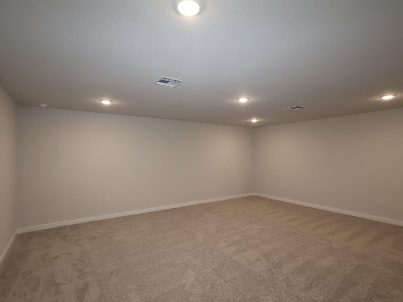 Spacious, unfurnished interior of a new home in Edgewood, Leander (Image 34).