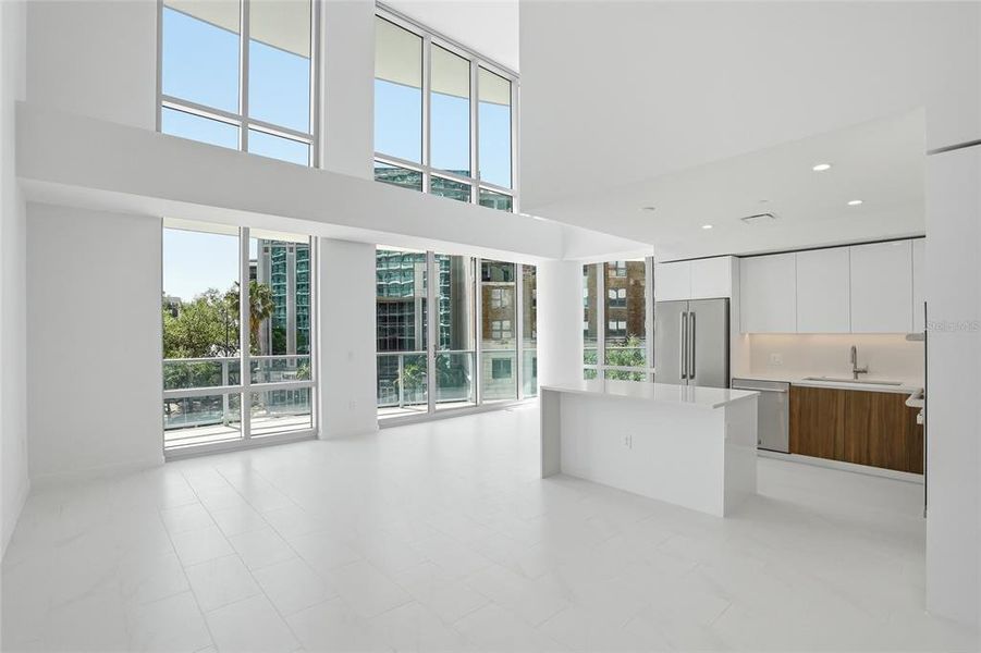 Spacious, unfurnished interior of a new home in , St. Petersburg (Image 18).