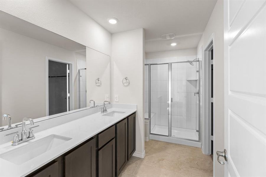 Furnished interior view inside a new home in Williamsburg, Fate (Image 13).