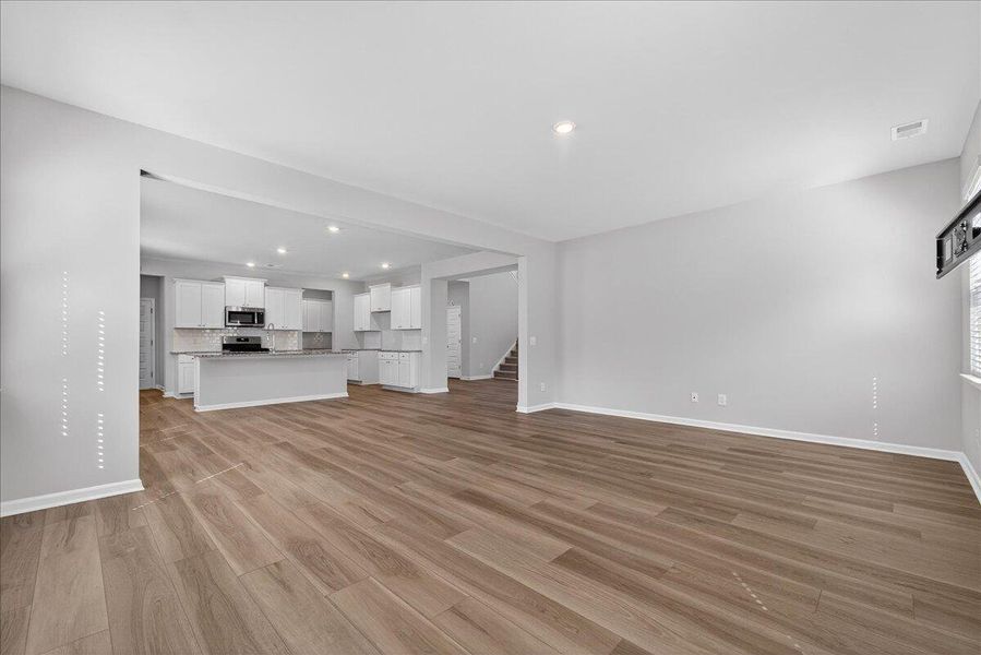 Spacious, unfurnished interior of a new home in Sweetgrass at Summers Corner, Summerville (Image 30).