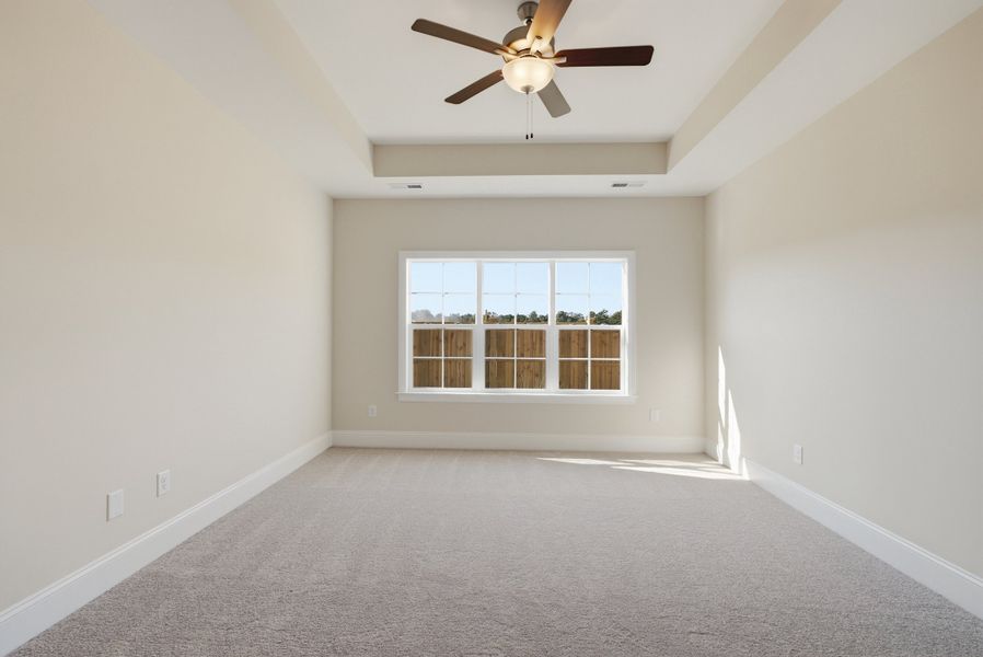 Spacious, unfurnished interior of a new home in Sidbury Landing, Wilmington (Image 31).