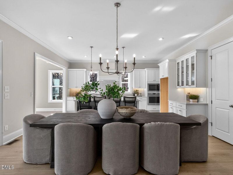 014-1280x960-dining-room