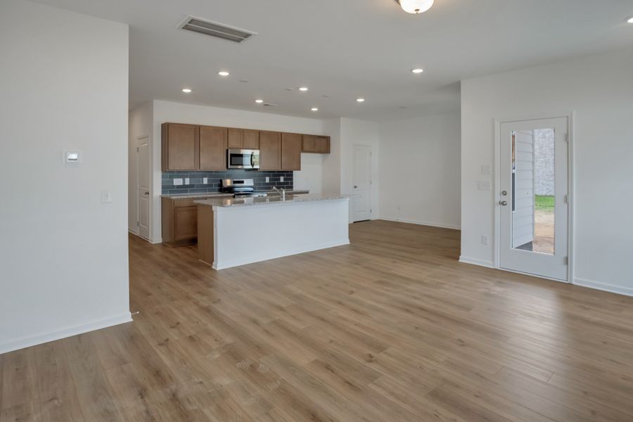 Spacious, unfurnished interior of a new home in Winston Place, Gallatin (Image 12).