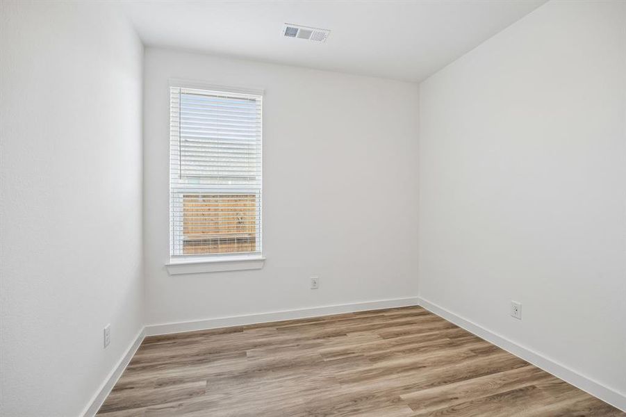 Spacious, unfurnished interior of a new home in , Aubrey (Image 28).