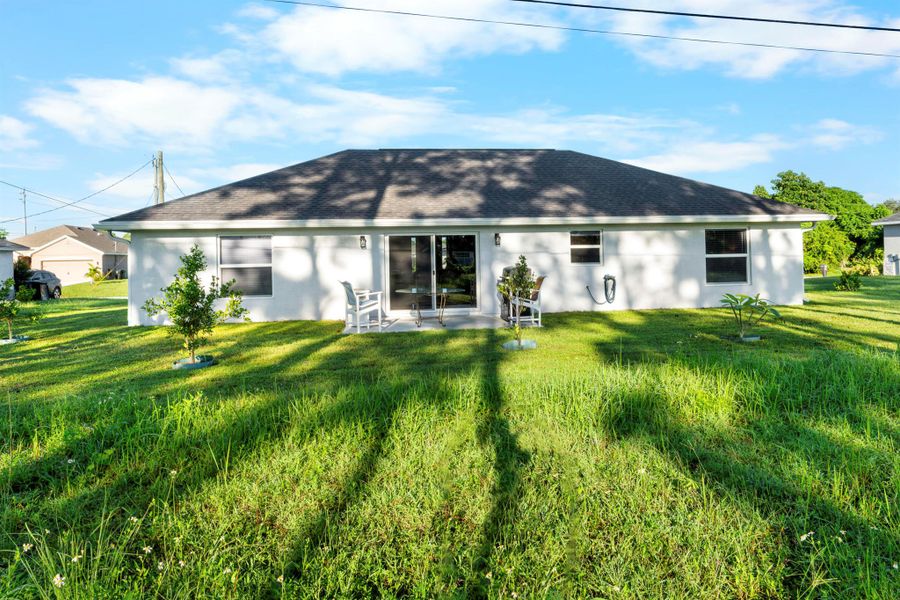 Exterior details and patio area of a home in , Port St. Lucie (Image 18).