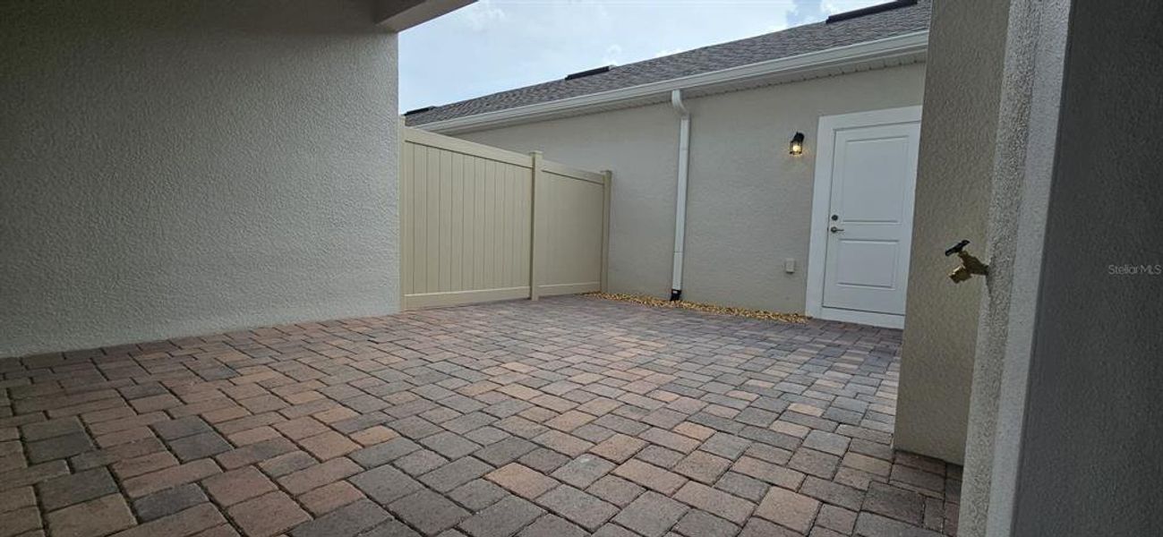 Spacious, unfurnished interior of a new home in , Winter Garden (Image 22).