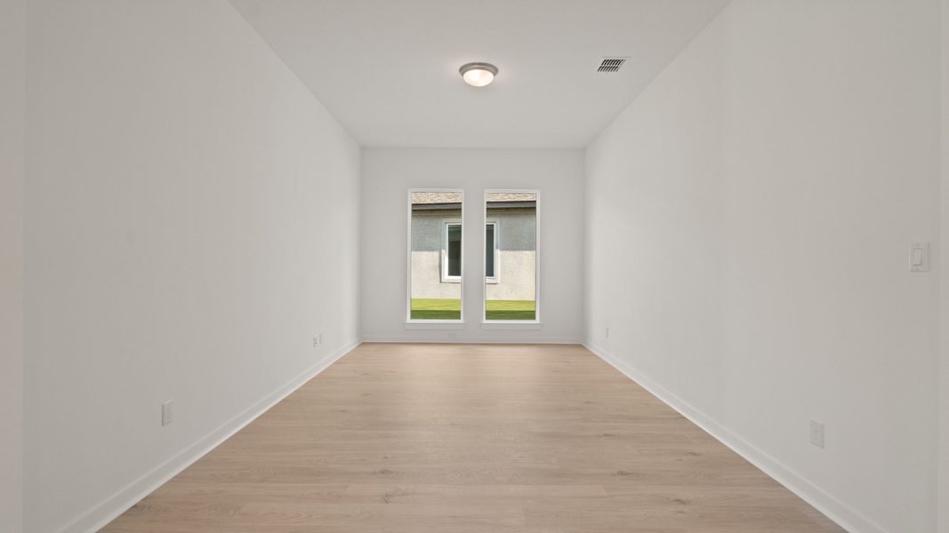 Spacious, unfurnished interior of a new home in Turnleaf, Punta Gorda (Image 23). Spacious, unfurnished interior of a new home in Turnleaf, Punta Gorda (Image 23).