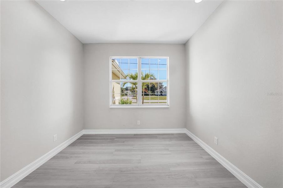 Spacious, unfurnished interior of a new home in , Punta Gorda (Image 24).