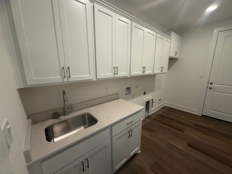Furnished interior view inside a new home in Leander Estates, Leander (Image 8).