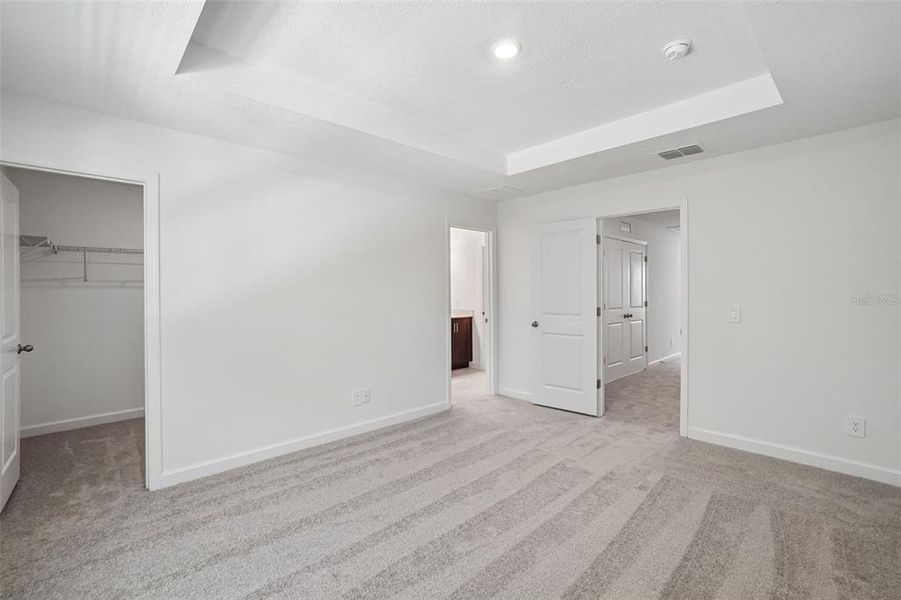 Spacious, unfurnished interior of a new home in , Tampa (Image 22).