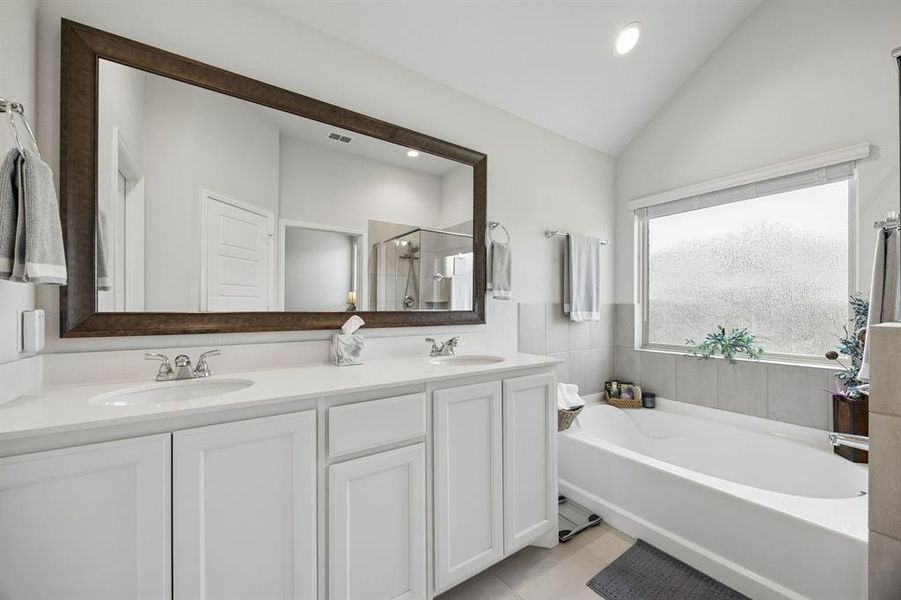 Furnished interior view inside a new home in Timberbrook, Justin (Image 15).