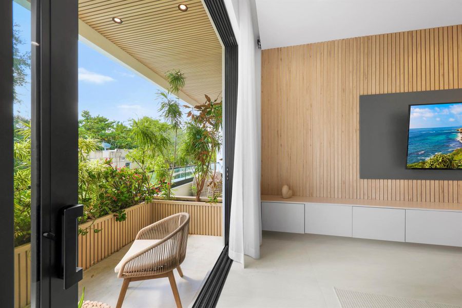 Exterior details and patio area of a home in , Fort Lauderdale (Image 41).