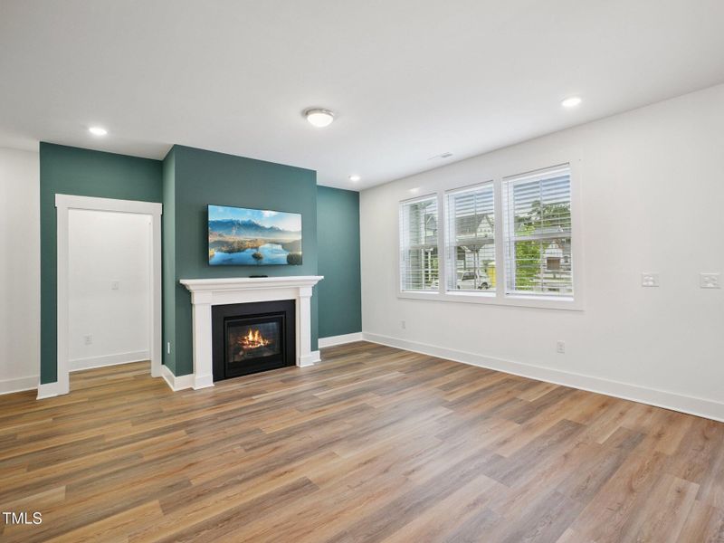 12-web-or-mls-Big Bradley Dr-L1209-010