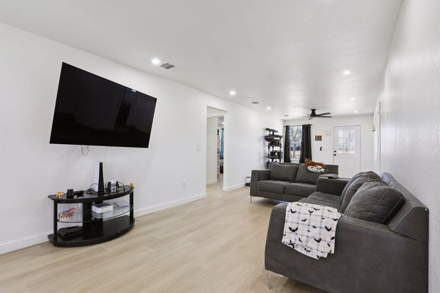 Furnished interior view inside a new home in , Dale (Image 13).